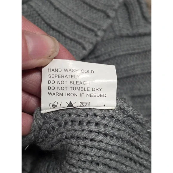 Sagan brand gray‎ cable knit cardigan Size Small - Picture 7 of 9